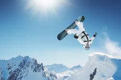 开云体育-掘金狂胜步行者，浓眉在欧冠淘汰赛接管比赛，跨界竞技的王者之夜