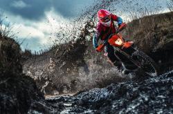 开云体育入口-当东方末节风暴遇上西方焦点接管—体育世界的平行传奇