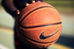 开云体育平台APP-冰火淬炼，欧文关键节点连斩，雷霆风暴冲垮奇才防线