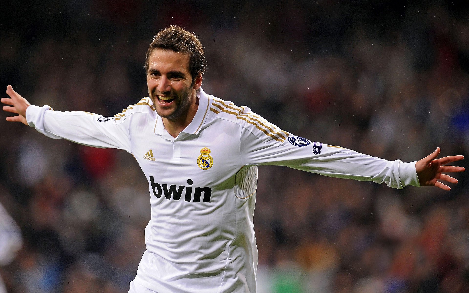 奥亚尔萨瓦尔一锤定音，曼城决胜局险胜勒沃库森